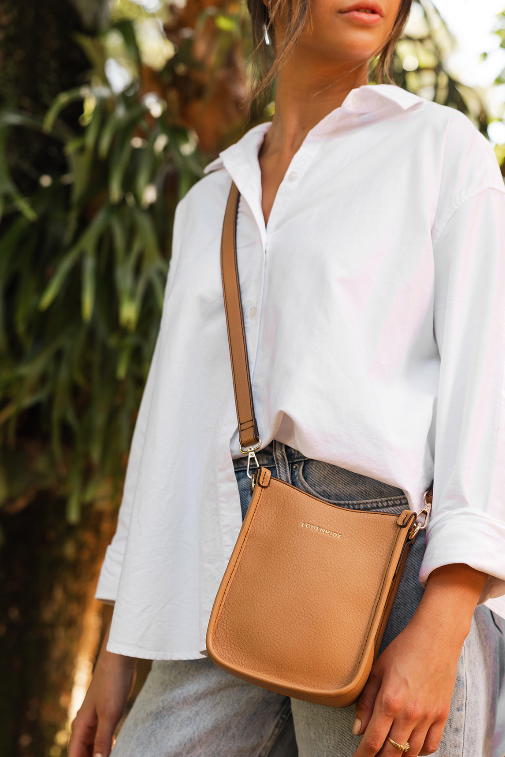 Louenhide Parker Phone Crossbody Bag Camel