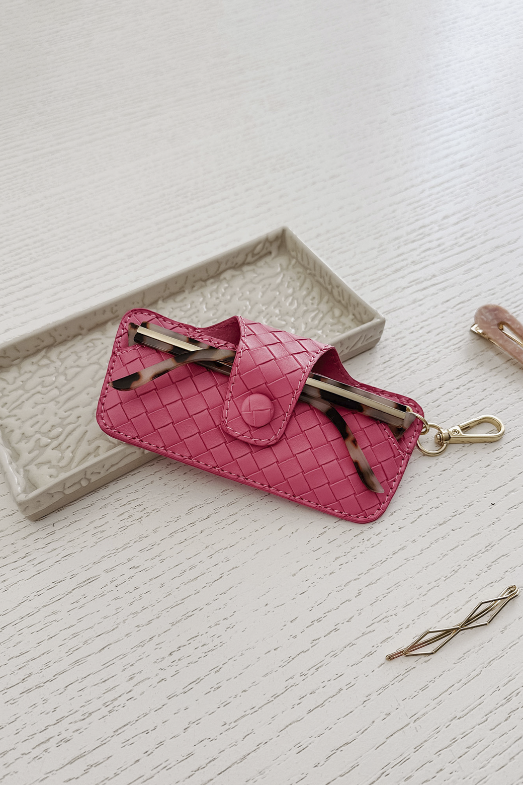 Louenhide Skittle Sunglass Case Woven Hot Pink