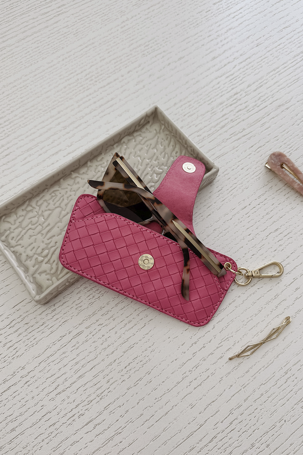 Louenhide Skittle Sunglass Case Woven Hot Pink