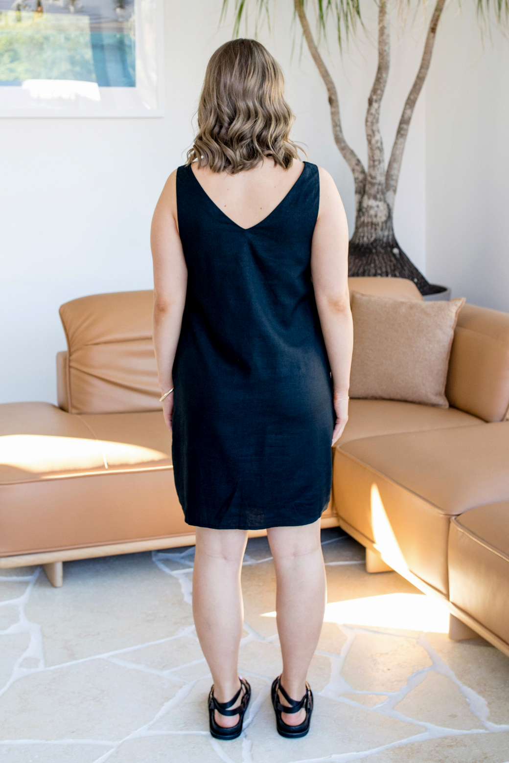 Annie V Neck Shift Dress Black