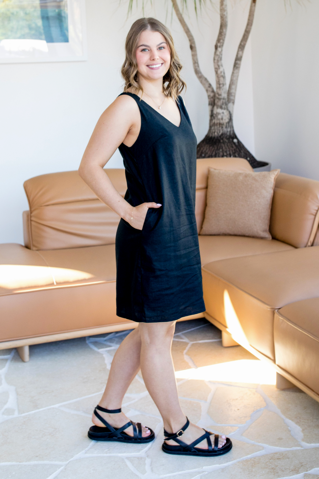 Annie V Neck Shift Dress Black