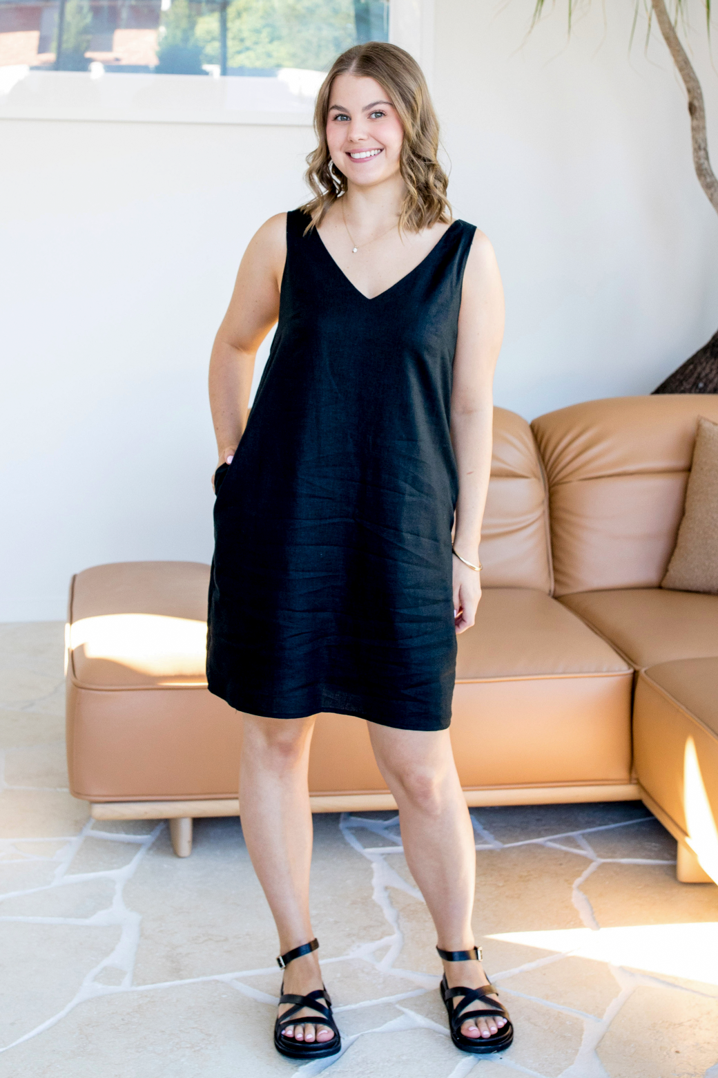 Annie V Neck Shift Dress Black