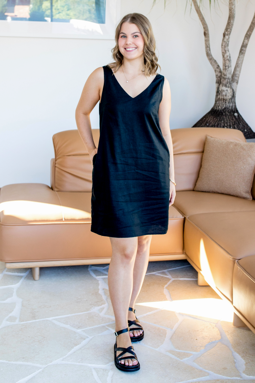 Annie V Neck Shift Dress Black