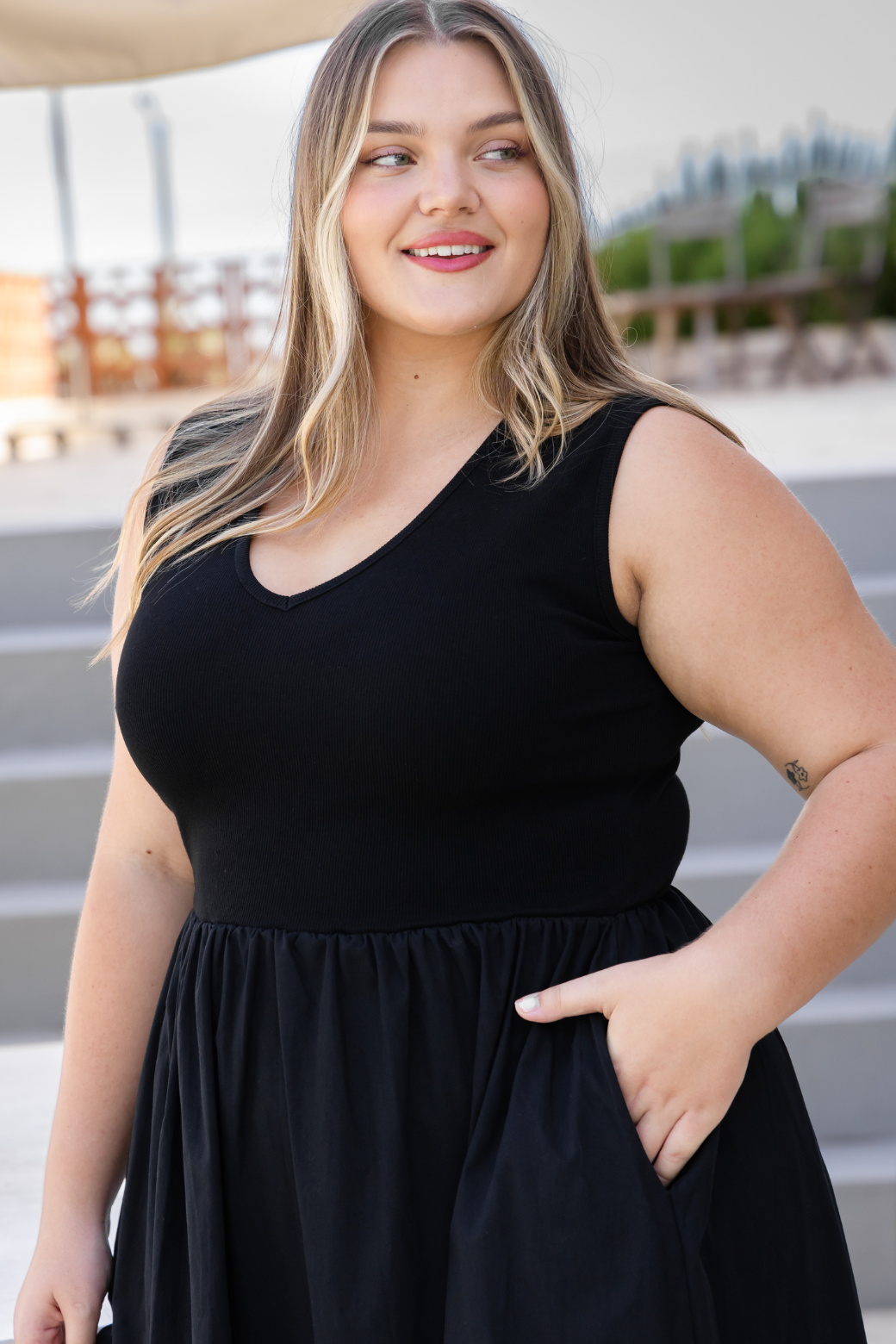 Aria Vneck Midi Dress