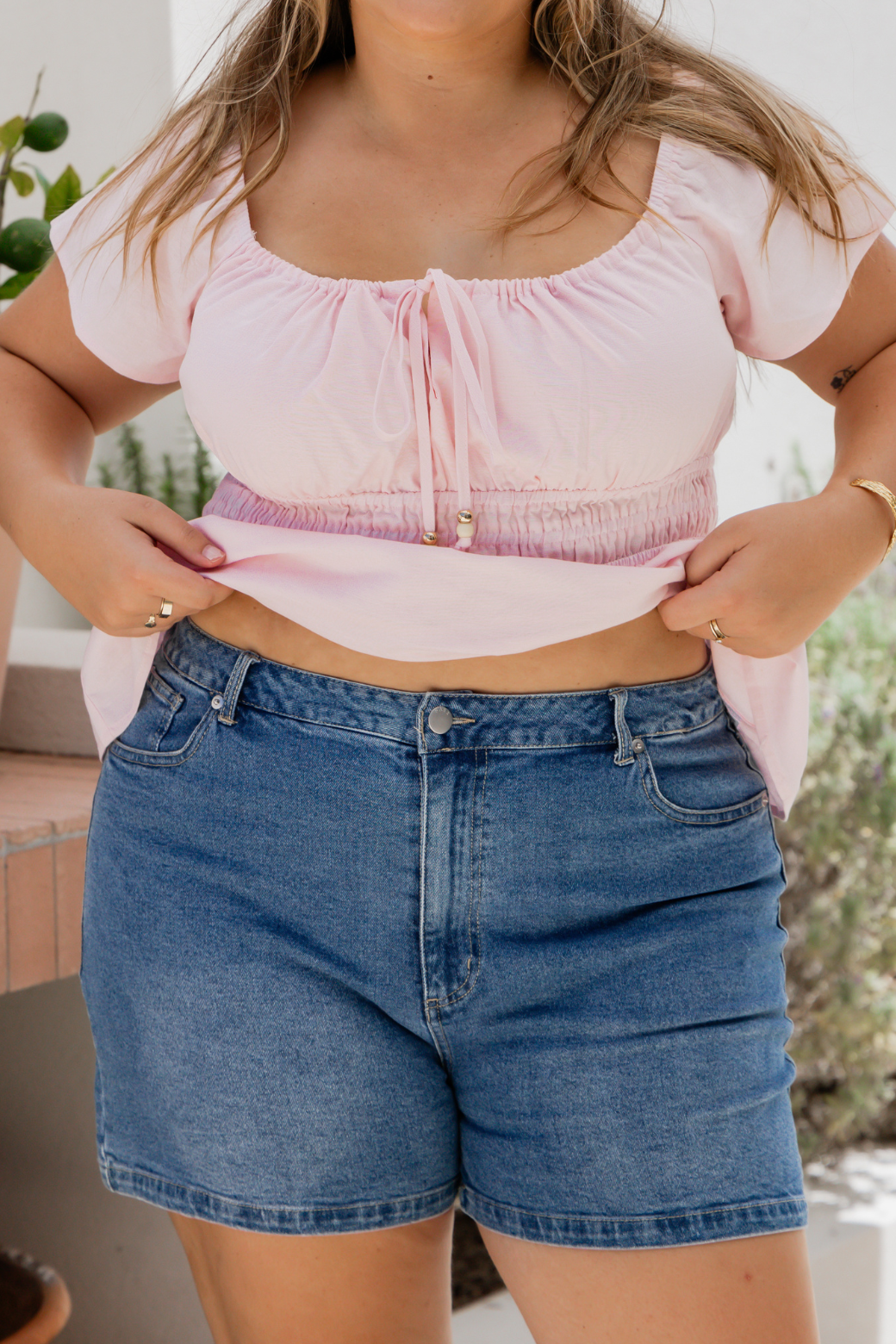 Gisele Hourglass Denim Shorts Mid Blue Wash