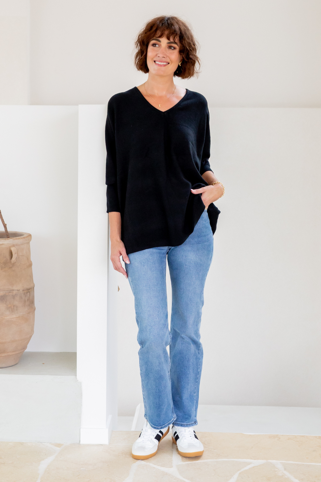 Carson Wool Blend V-Neck Jumper Black