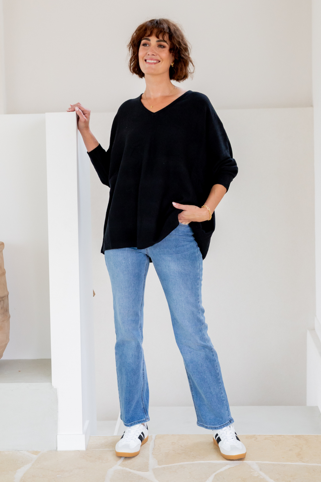 Carson Wool Blend V-Neck Jumper Black