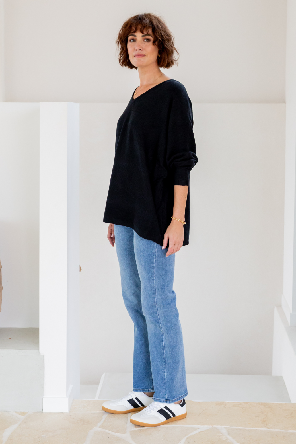 Carson Wool Blend V-Neck Jumper Black
