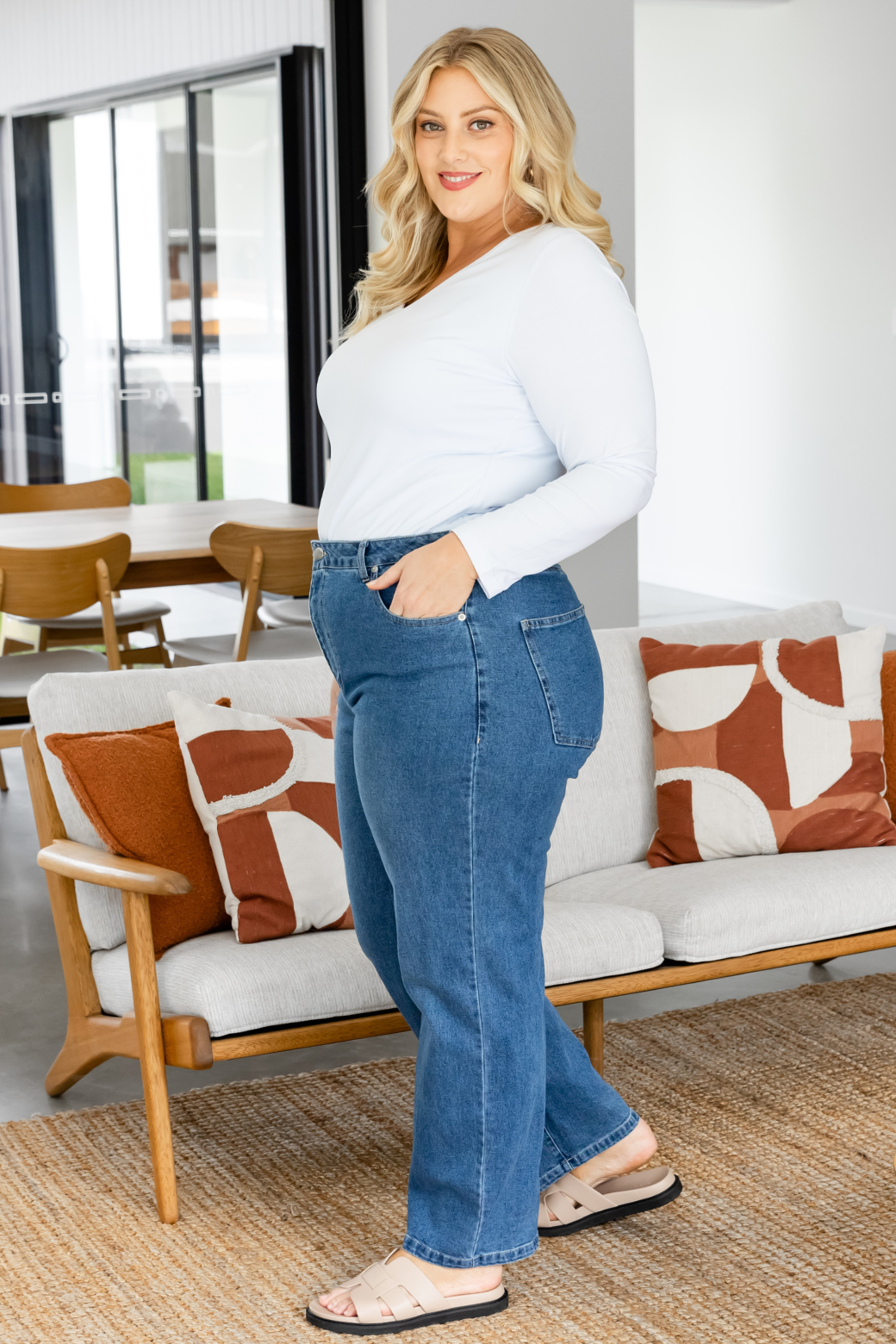 Gisele Hourglass Jeans Mid Blue Wash