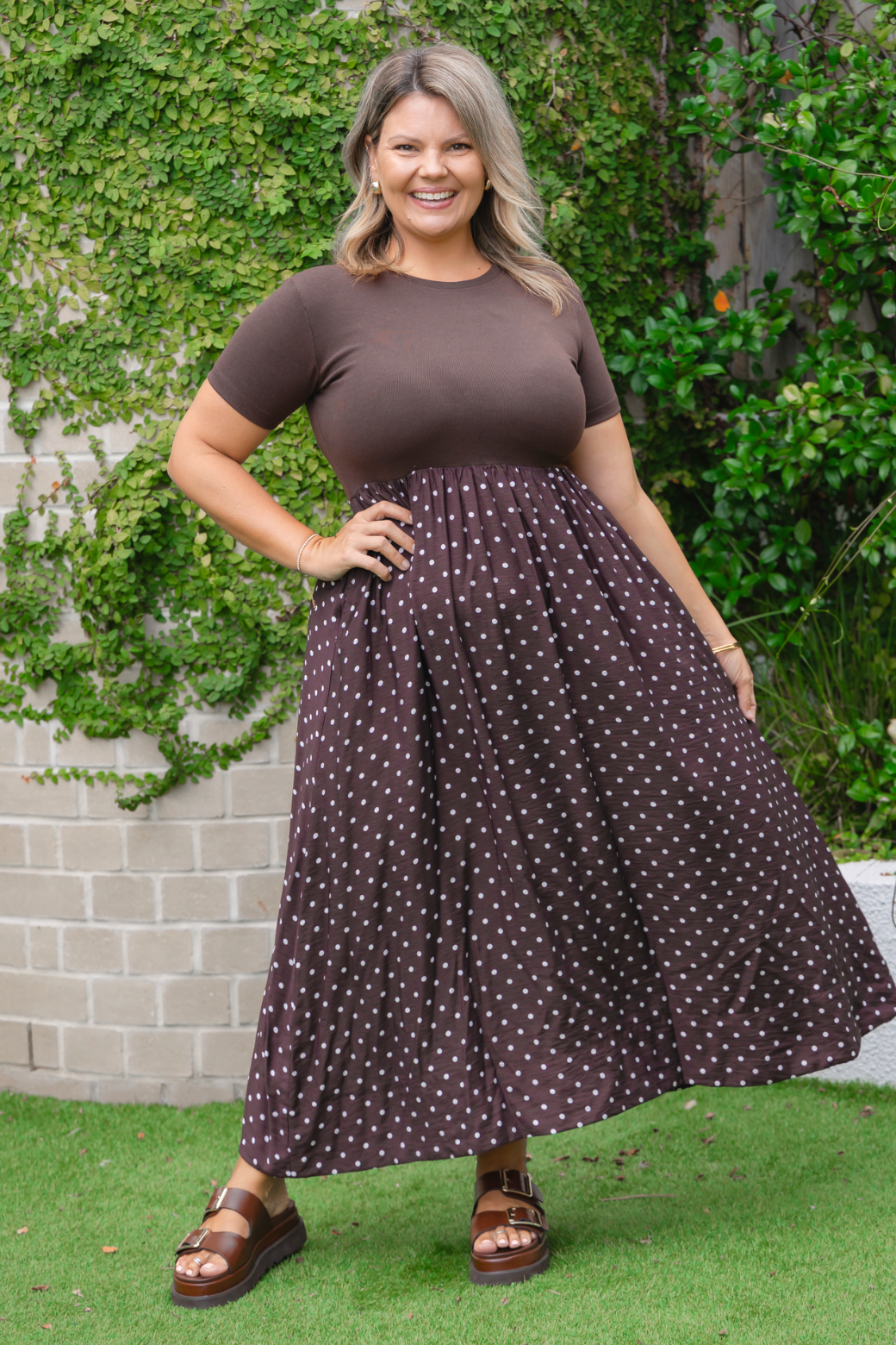 Elka T-Shirt Midi Dress Bitter Choc Mini Spot