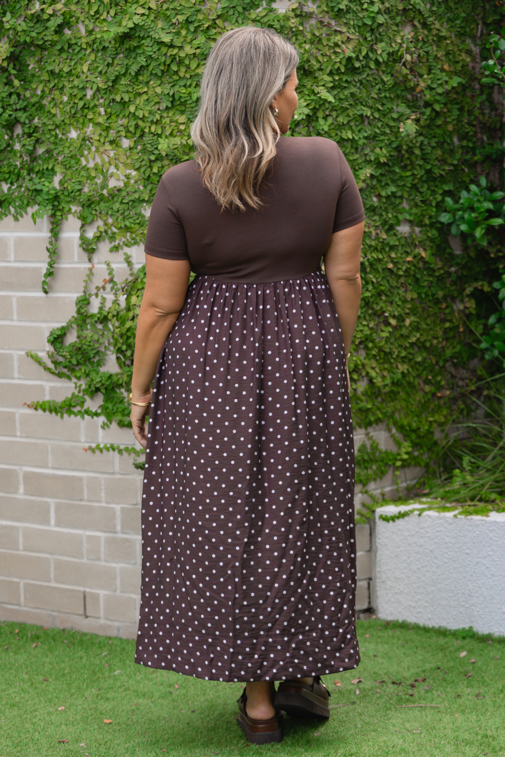 Elka T-Shirt Midi Dress Bitter Choc Mini Spot