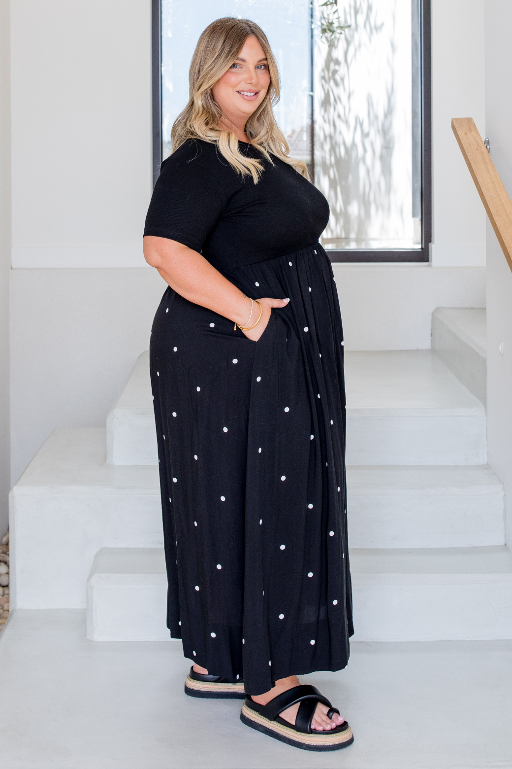 Elka T-Shirt Midi Dress Black White Mini Spot