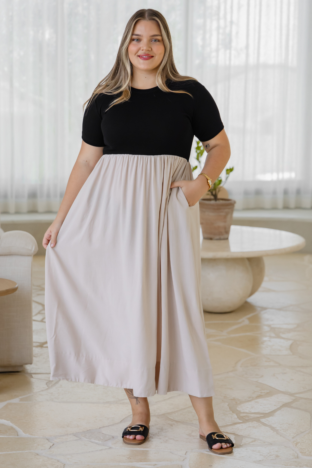 Elka T-shirt Midi Dress Black Beige