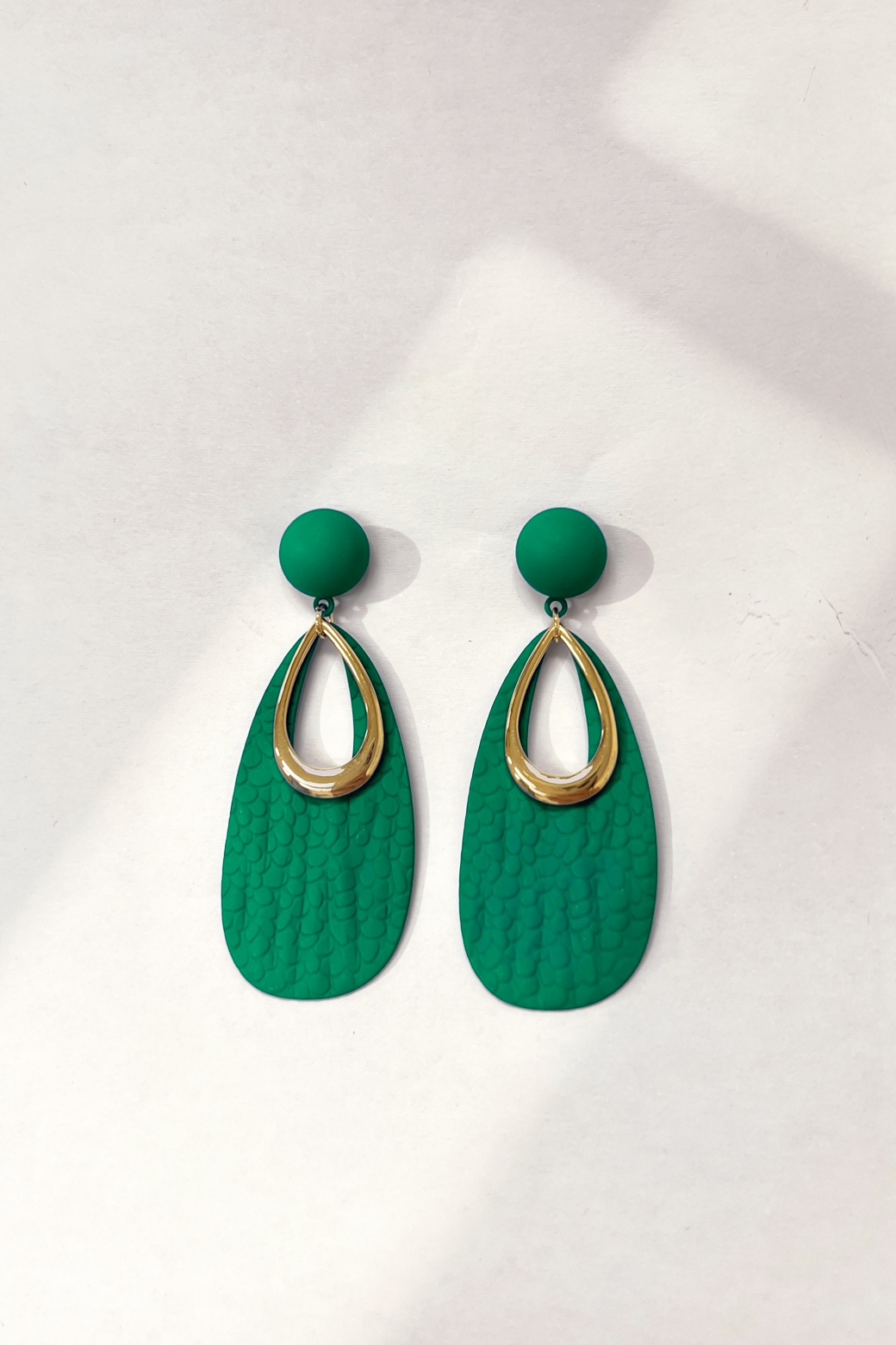 Emerald Green Oval Drop Earrings