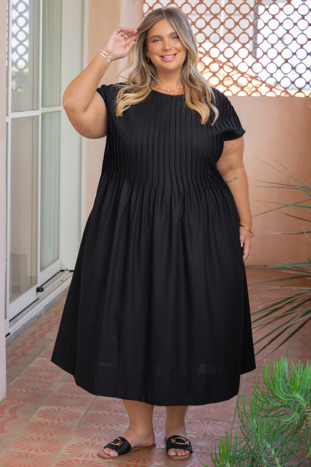 Heather Pleated Midi Dress Black