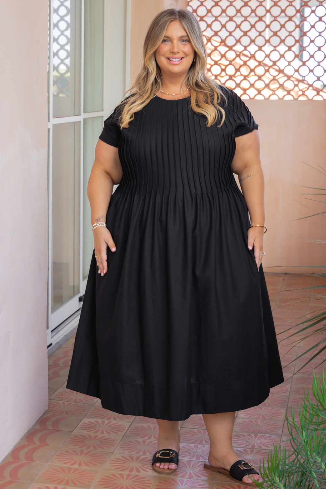 Heather Pleated Midi Dress Black