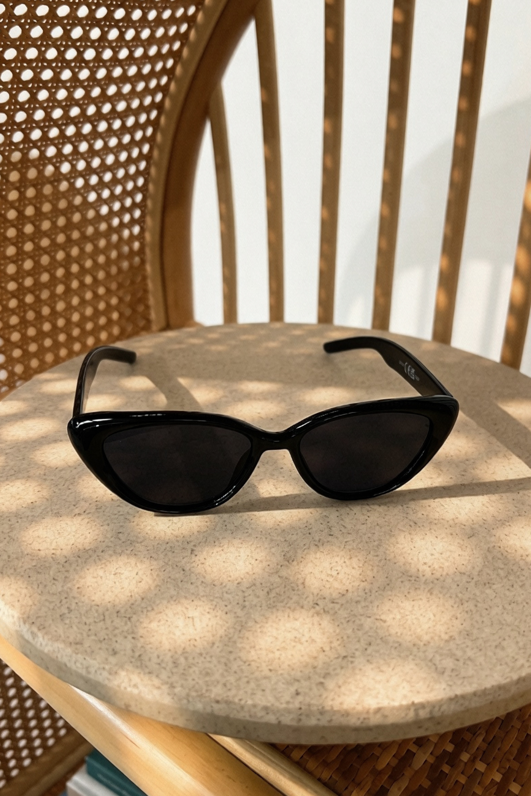 Kristy Cateye Sunglasses Black Smoke