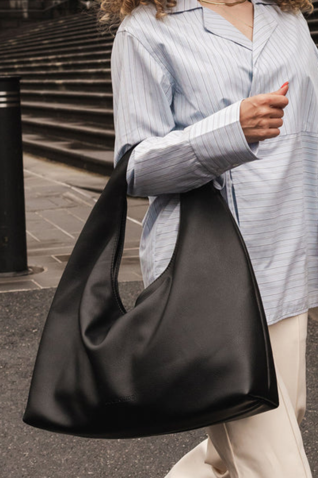 LouenhideMonacoShoulderBagBlackResized_2.png