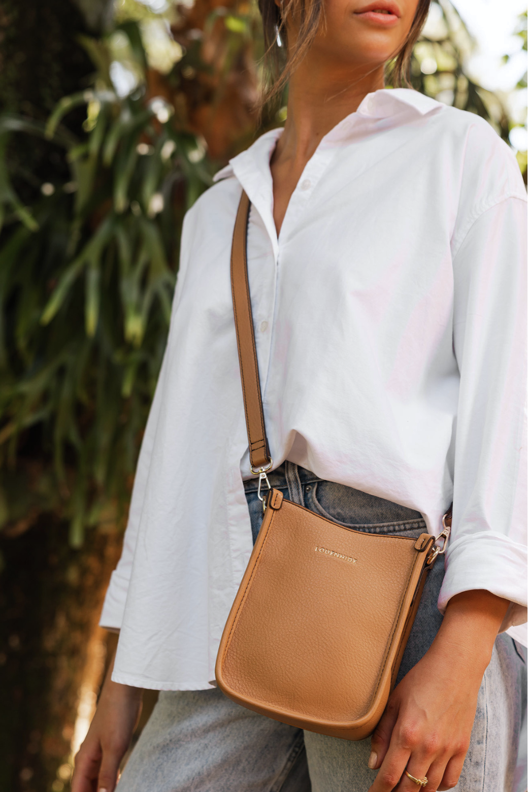 Louenhide Parker Phone Crossbody Bag Camel