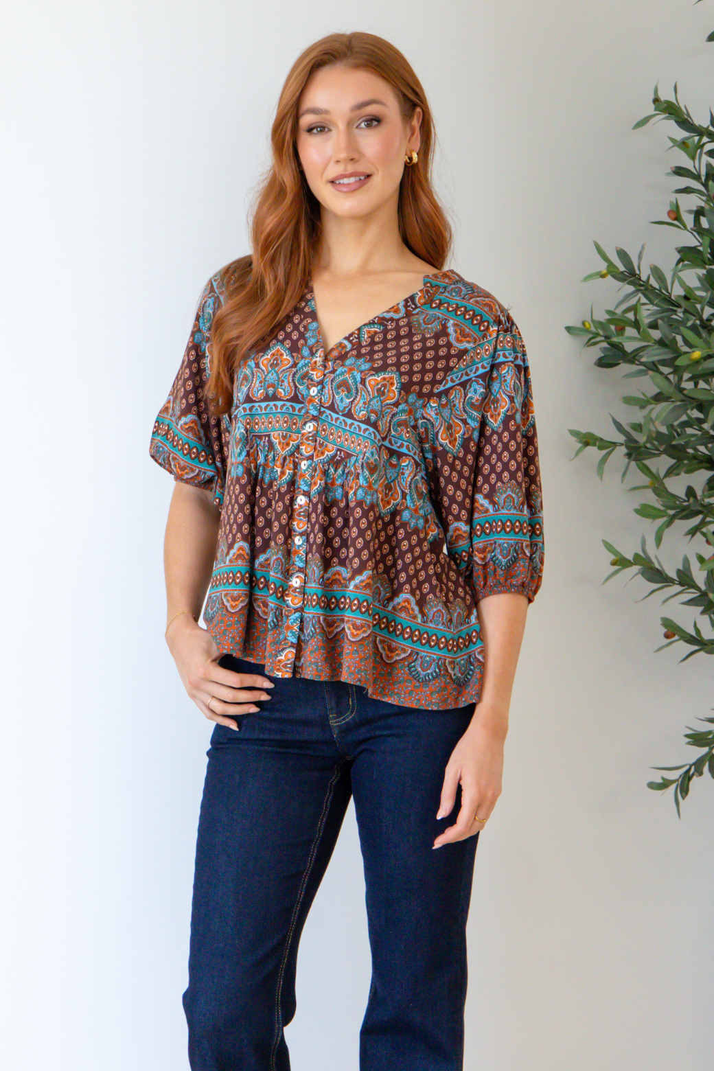 Louie Top Lily Print Chocolate