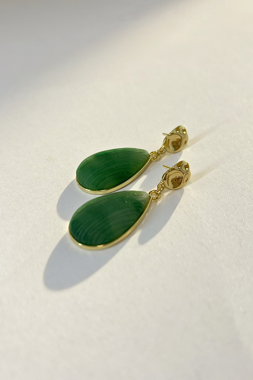 Molten Tear Drop Earring Green/Gold