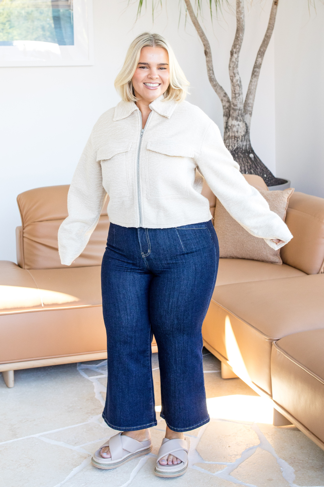 Valentina Crop Jacket Beige