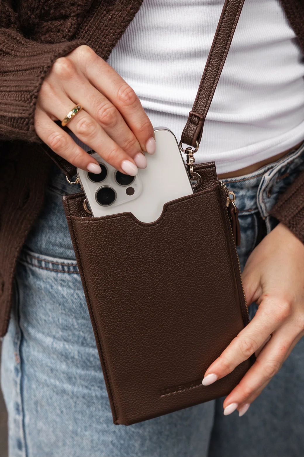 Louenhide Suki Phone Bag Chocolate