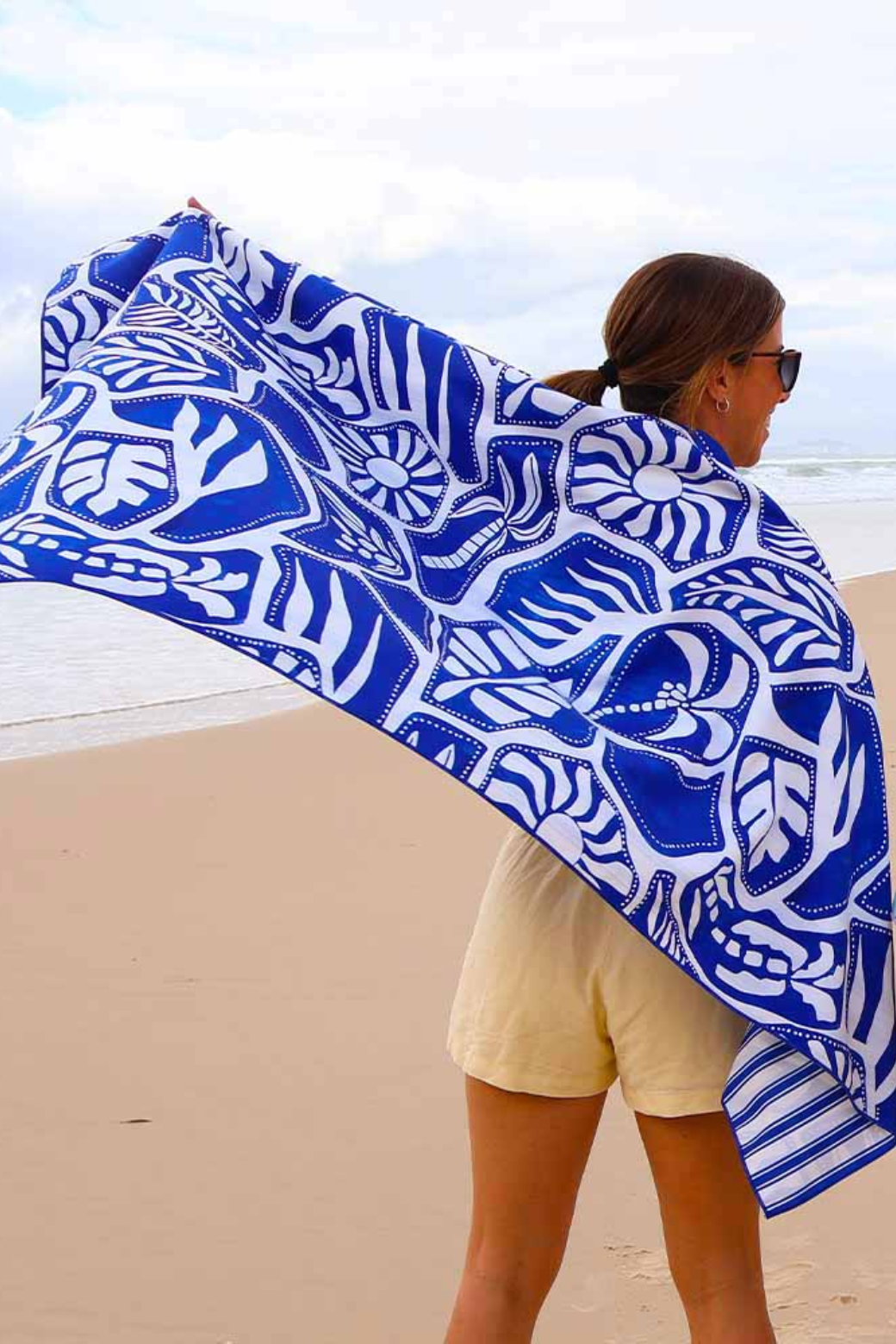 Annabel Trends Sand Free Towel Blue Oasis
