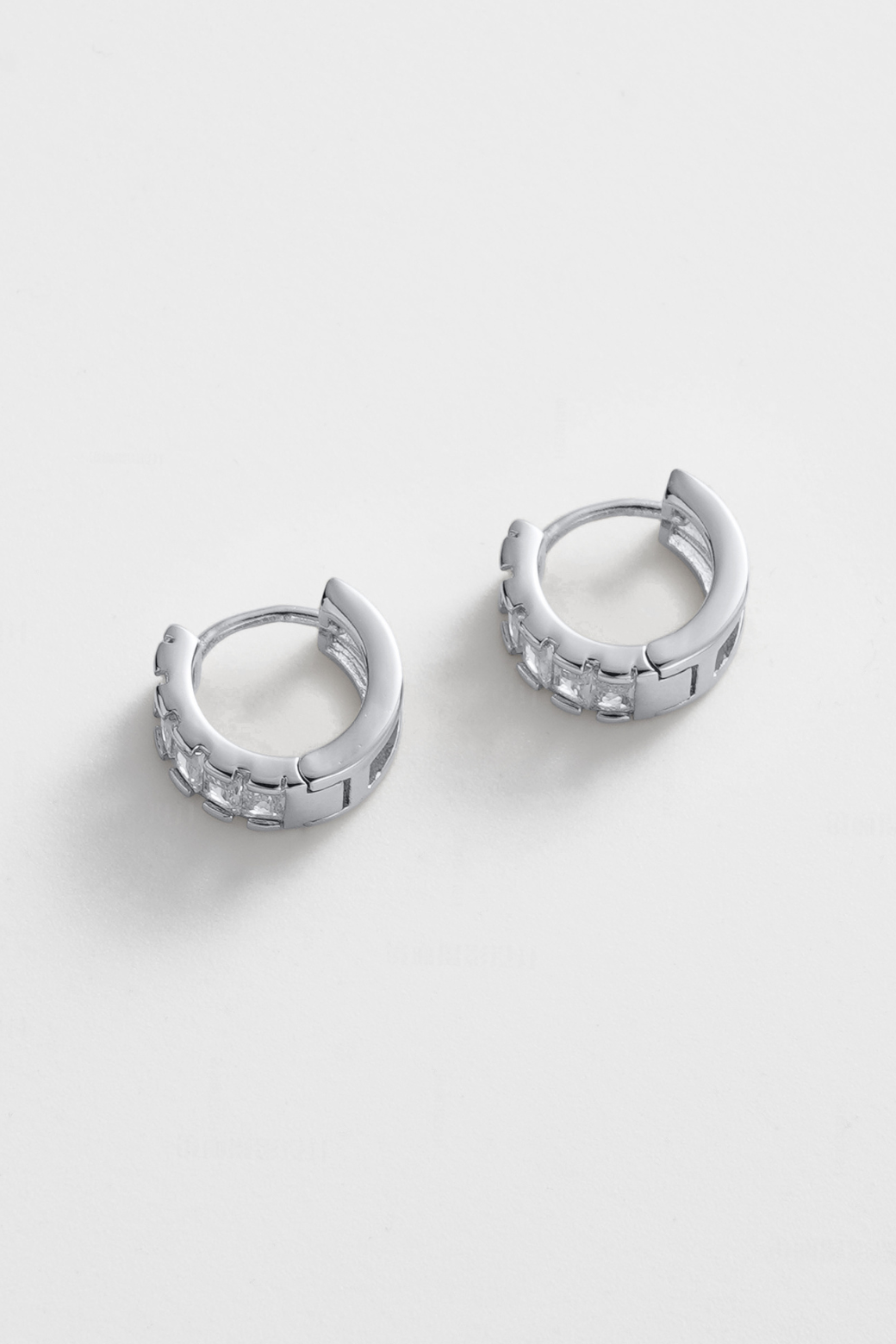 Zafino Kira Huggie Silver Crystal