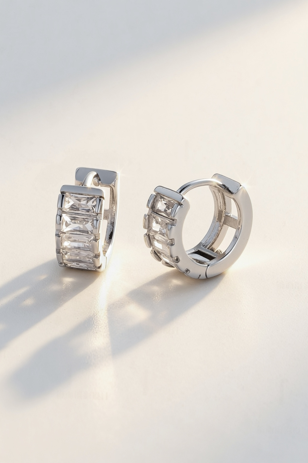 Zafino Kira Huggie Silver Crystal
