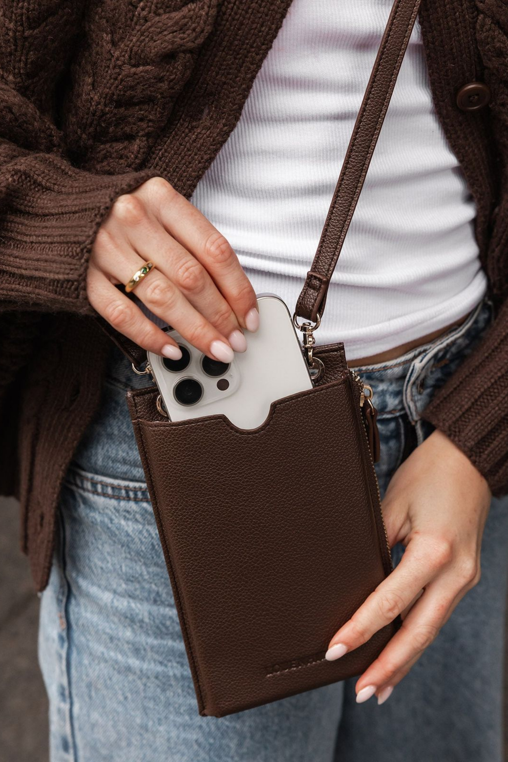 Louenhide Suki Phone Bag Chocolate